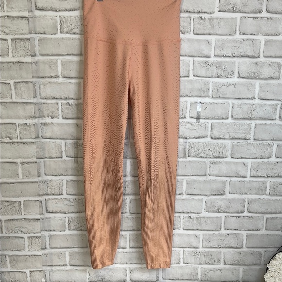 Beyond Yoga Pink with Gold Dots High-Rise Leggings Size S - Picture 3 of 9